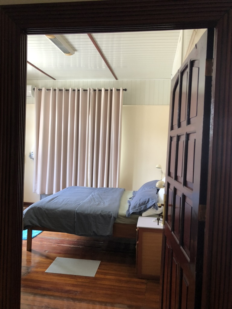 Kamer 1 vanuit de woonkamer